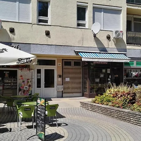 Hotel apartamentowy Aniko Apartman *
